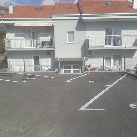 Studio Apartman Nina Apartment