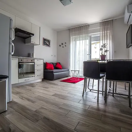 Studio Apartman Nina