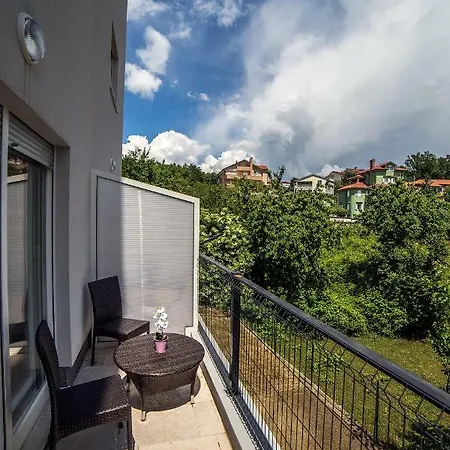 Apartment Studio Apartman Nina *