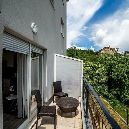 Studio Apartman Nina Apartment