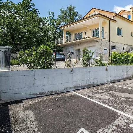 Studio Apartman Nina